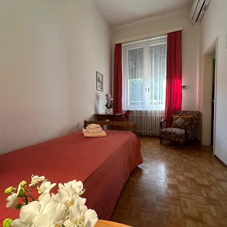 Casa Santa Birgitta Готель